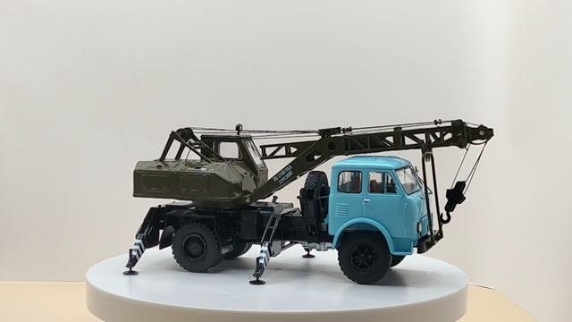 Автокран К-67 на шасси МАЗ-500 от SSM, 1:43