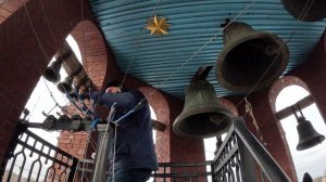 Колокольные звоны на колокольне храма Александра Невского (Псков), 9.01.2025