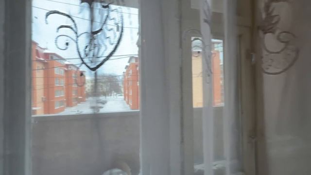 Квартира с шикарной местоположением- рядом с метро и парком! В самом центре Автозаводского района смотреть онлайн