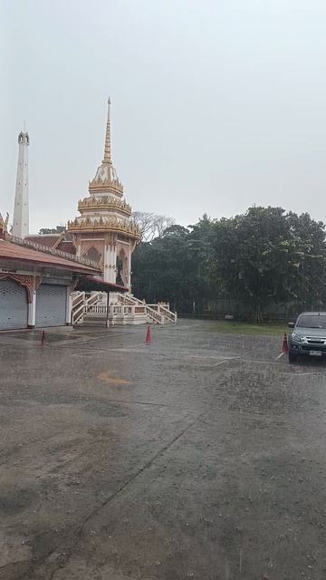 Три ступы. Три короля. Один дождь