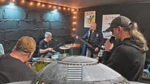 Я нигде не Летаю...