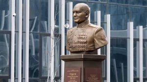 В Мариуполе открыт бюст дважды Героя России Михаила Гудкова