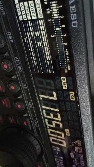 Слушаем радиолюбителей в пряиом эфире..