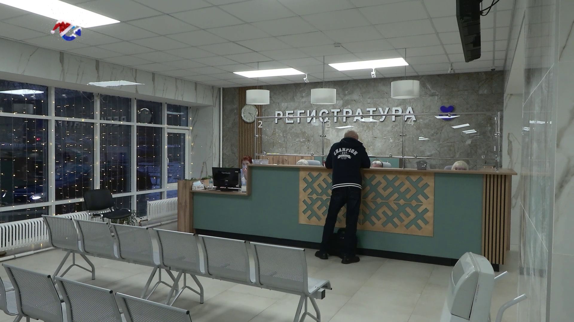 Артур Парфенчиков оценил ремонт петрозаводской поликлиники №2