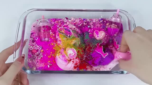 ВИДЕО ДЛЯ ДЕТЕЙ ПРО СЛАЙМЫ ВИДЕО ДЛЯ ДЕВОЧЕК И ДЛЯ МАЛЬЧИКОВ ИГРАЕМ В ЦВЕТНЫЕ СЛАЙМЫ  БАРБИ