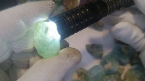 1000000889.mp4 бериллы,аквамарины