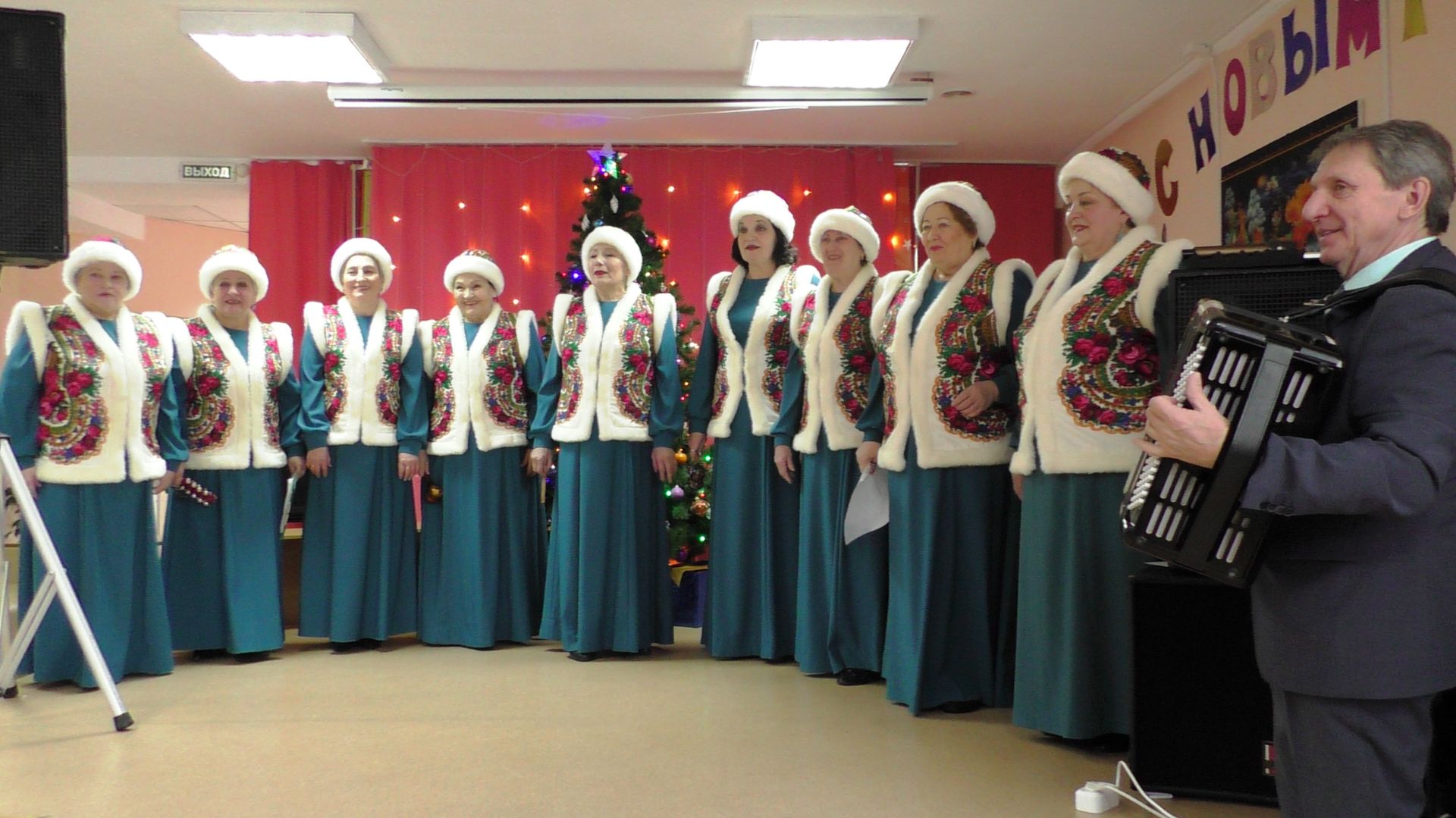 Ансамбль "Вдохновение", худ.рук. Михаил Рожков. ЦДПЛ. 26.12.25г. Автор видео Елена Цыганова. смотреть онлайн