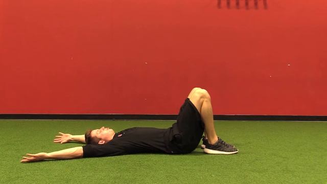 Слайды плечами лежа на полу смотреть онлайн