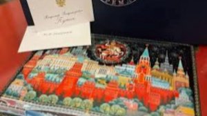 Официальный представитель МИД России опубликовала фото шкатулки, которую ей подарил Владимир Путин