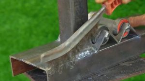 Выглядит как дорогостоющая машинка, но сделана в домашних условиях из отходов!