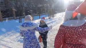 "Советский" Дед Мороз и Снегурочка нп улицах Читы