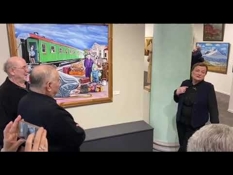 21.02.2024. 14 -я выставка "РОССИЯ" в галерее СХ РФ. У картины художника З. Аласханова "Возвращение"