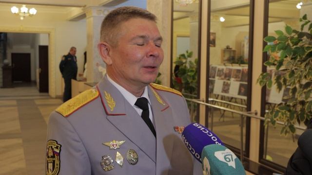 Смоленские спасатели торжественно отметили 35-летие МЧС России смотреть онлайн