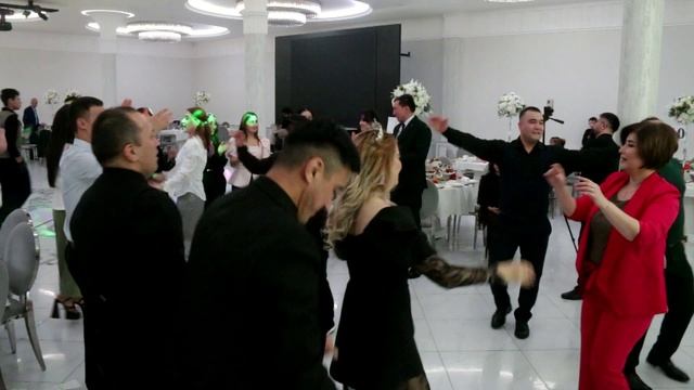 24.12.2025.г.СУРГУТ НОВОГОДНЕЕ  ШОУ ЧАСТЬ 2 смотреть онлайн