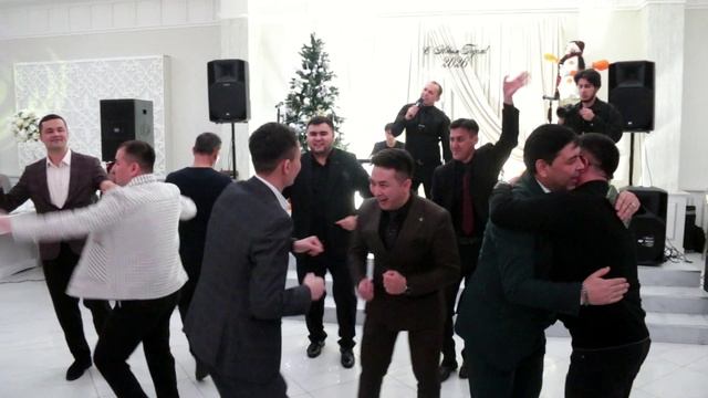 24.12.2025.г.СУРГУТ НОВОГОДНЕЕ  ШОУ ЧАСТЬ 1 смотреть онлайн