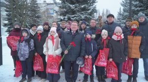 Тимуровцам везде дорога!