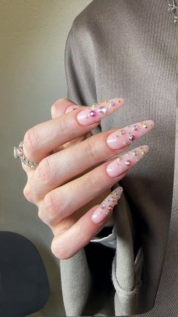 Твой маникюр на Новый год 2026 смотреть онлайн