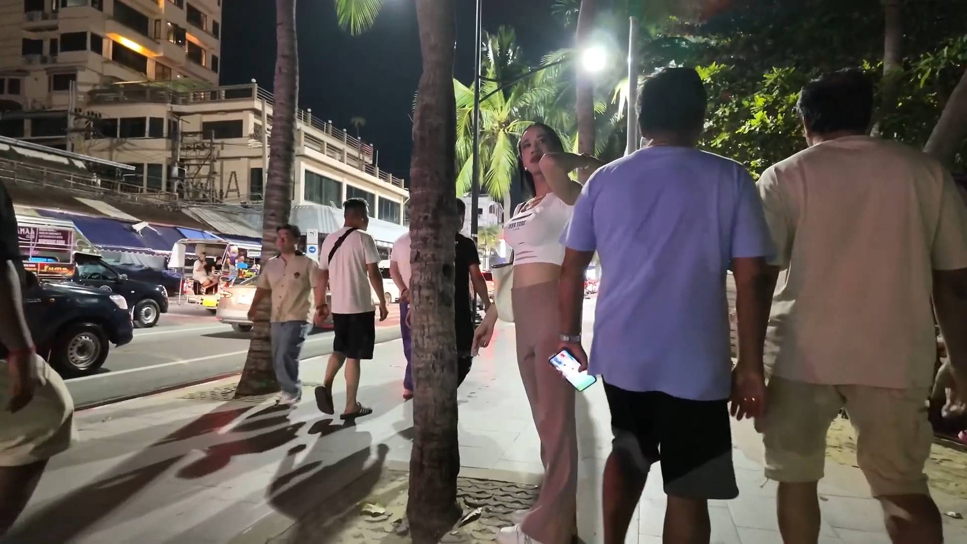 Паттайя. Прогулка по Бич роад. Лучшие моменты смотреть онлайн