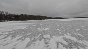 Покатушка по льду озера Сенеж.Встретил друга на фэтбайке.Вместе поехали через озеро в Солнечногорск.