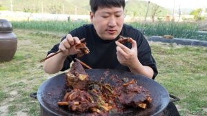 Ребра говядины с острым луком