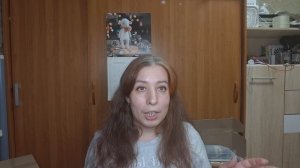 Распаковка подарка на день рождения.