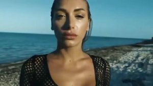 1000010583.mp4.  " я грешная и не пытаюсь быть святой...