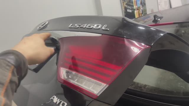 Попадание пыли через крышку багажника Lexus LS460