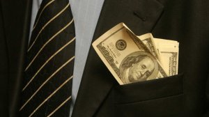 Бизнесмен продал фирму и выписал сотрудникам премию на $240 млн