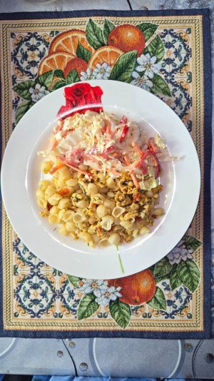 Макароны по-флотски и салат 🥗 Рубрика Готовим вместе 👩🍳  Мукбанг