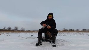 Оставил жерлицы на ночь, а утром проверил. Зимняя рыбалка. Декабрь 2025.