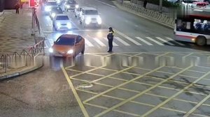 О таком «подарке» на Новый год краснодарский гаишник даже не мечтал — водитель пересёк две сплошные,