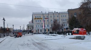 Другой берег реки и вид на город