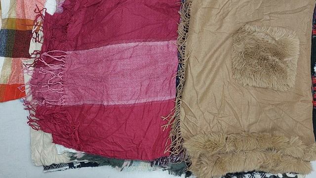 Шарфы, палантины, головные уборы секонд оптом 2 пак
