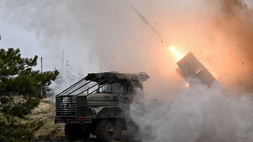 Град обрушился на район сосредоточения ВСУ. Лучшее видео из зоны СВО