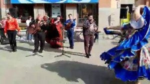 ЦЫГАНЕ ПОЮТ И ТАНЦУЮТ НА ФЕСТИВАЛЕ " СЧАСТЛИВЫЙ ХАБАРОВСК "  2021 г 29 05 .