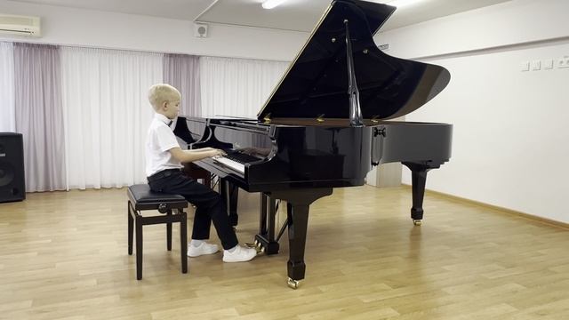 В церкви. Детский альбом. П.И. Чайковский смотреть онлайн