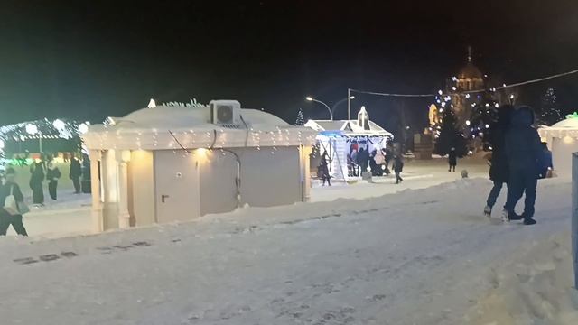 Приглашаю вас на Самарскую площадь. Здесь всегда очень красиво выглядит ЁЛКА. Мои Поздравления. Вам. смотреть онлайн