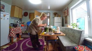 Такова жизнь в Деревне,нужно делится что бы было где Взять,Без него не как,лечим хондроз только им