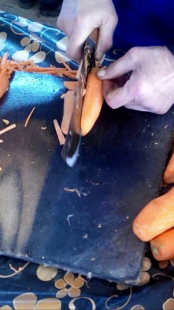 Как режут морковь для плова на восточном базаре смотреть онлайн