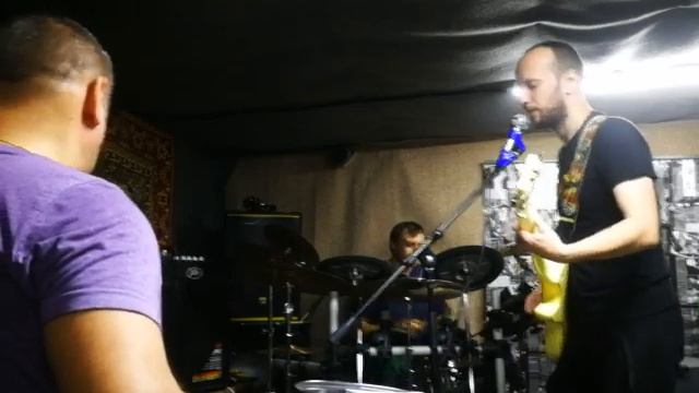 Премьера! Индиан Тоник - Бомж. джем соло