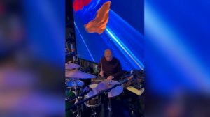 Пашинян написал песню об Армении и сыграл партию на барабанах