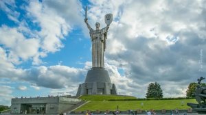 По-над полем