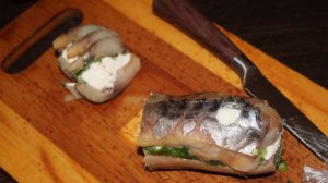 Рулет из скумбрии холодного копчения.