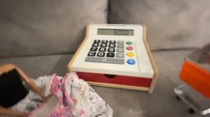 Идём в магазин за платьями //Кукольный домик