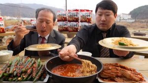 Супер острая лапша.Мукбанг по Корейски, кушаем и наслаждаемся.