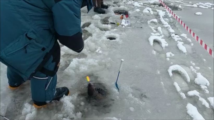 Блёсны работают лучше раттлинов. Клёвое место, Лосиный остров, верхний водоём. смотреть онлайн