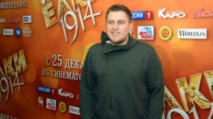 SHOT: в райдер комика Незлобина входят кола, сырная тарелка и энергетик