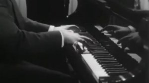 Liberace's TV-Show_ Liberace plays the hot Latin Rythm _Brazil_ (1950's) (1)