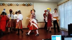 "Ой, колядочки" в исполнении фольклорного театра традиций "К истокам"