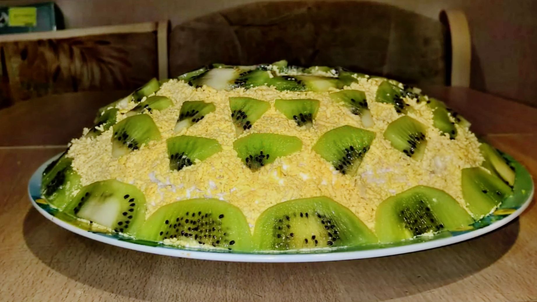 Салат "Малахитовый браслет" с курицей и киви смотреть онлайн